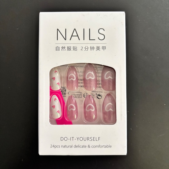 Kawaii Girly Glitter Cat Eye Mermaid Cute Print Nude Press on Nails Set of 4 - Picture 3 of 9